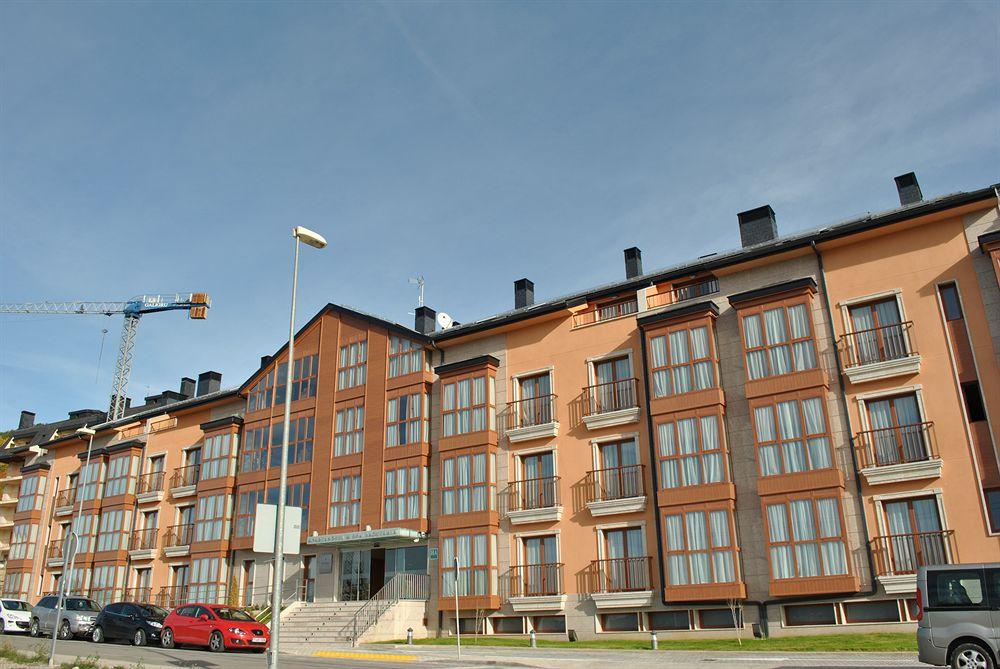 Apartahotel & Spa Jacetania Хака Экстерьер фото