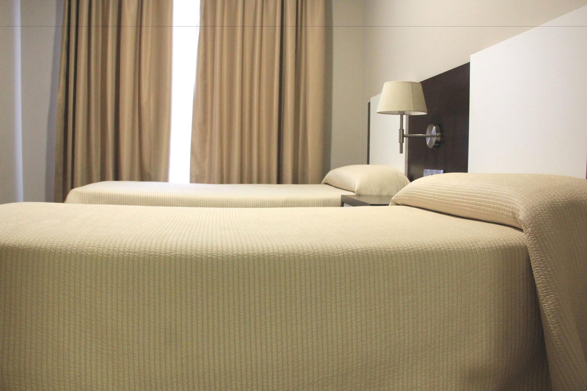 Apartahotel & Spa Jacetania Хака Экстерьер фото