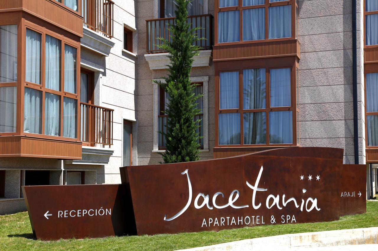 Apartahotel & Spa Jacetania Хака Экстерьер фото